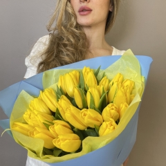 25 желтых тюльпанов